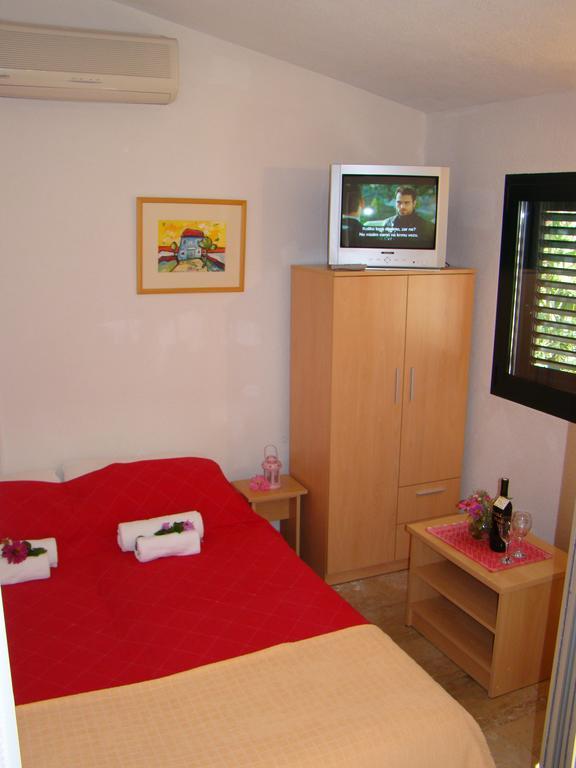 Apartment Bonaca Klek Exterior photo